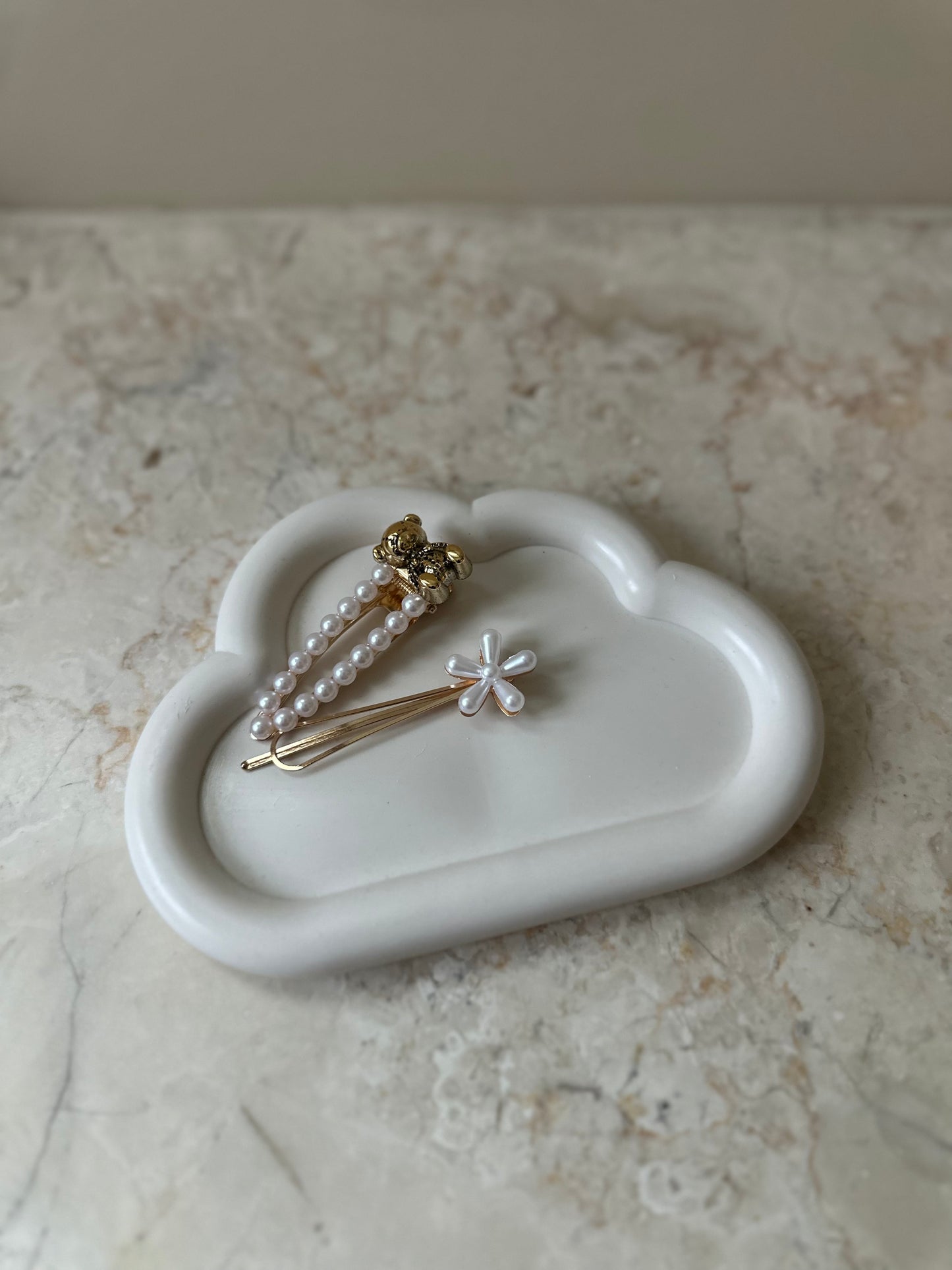 Cloud tray